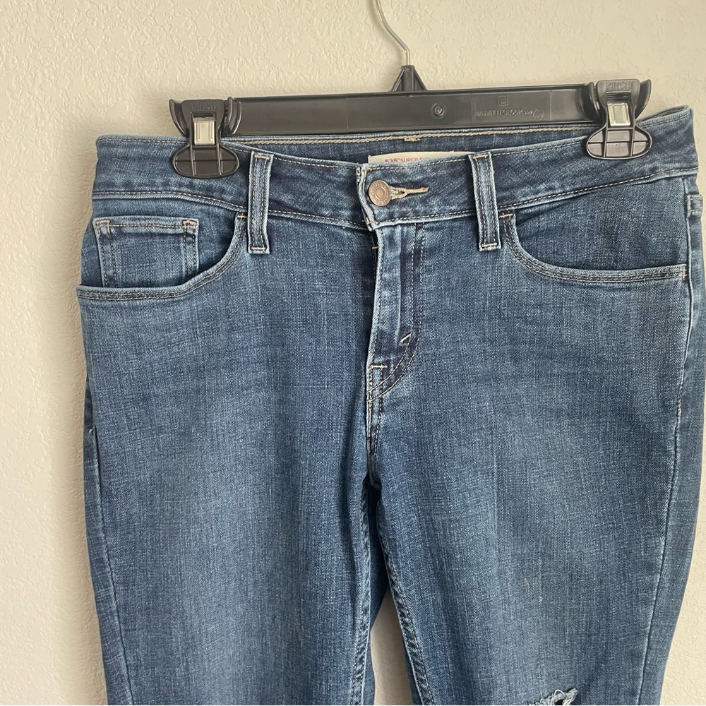 Levi’s Super Skinny Jeans Women’s Size 28 Distressed Raw Hem Medium Wash Denim - Picture 4 of 10